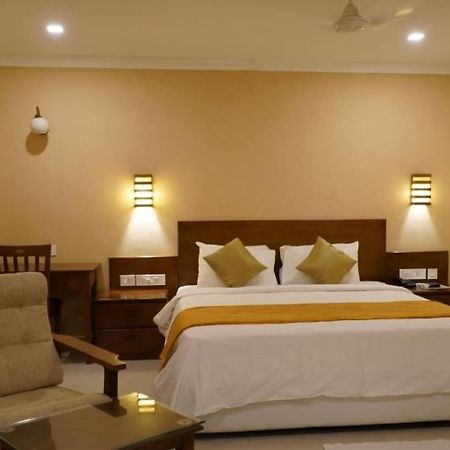 Hotel Plaza International Near Delhi Airport نيودلهي المظهر الخارجي الصورة