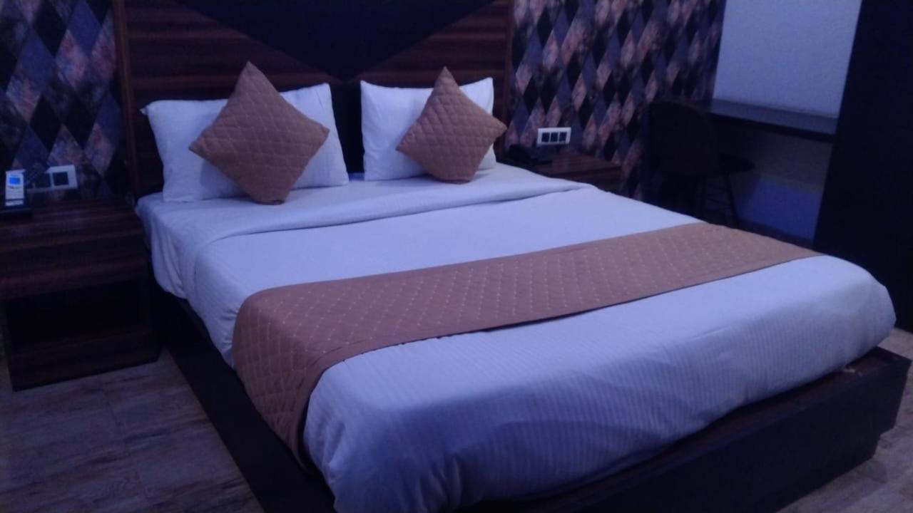 Hotel Plaza International Near Delhi Airport نيودلهي المظهر الخارجي الصورة